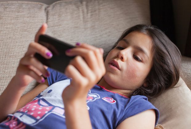 uso de tablets y móviles en niños